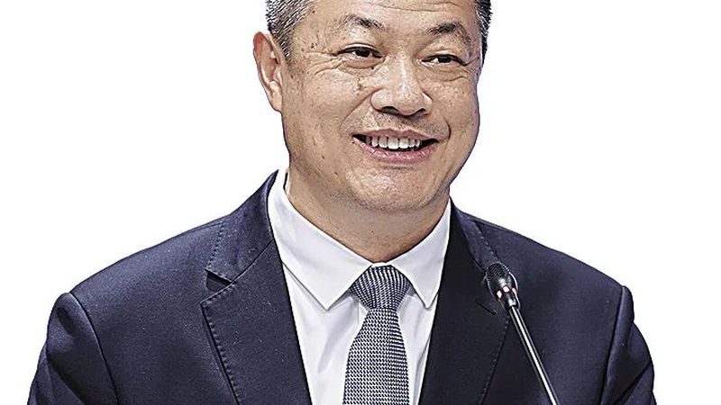 废塑料堆成山，回收价却像过山车，到底谁在定价