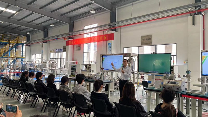 化工品代理加盟：揭秘十大品牌背后的行业秘密